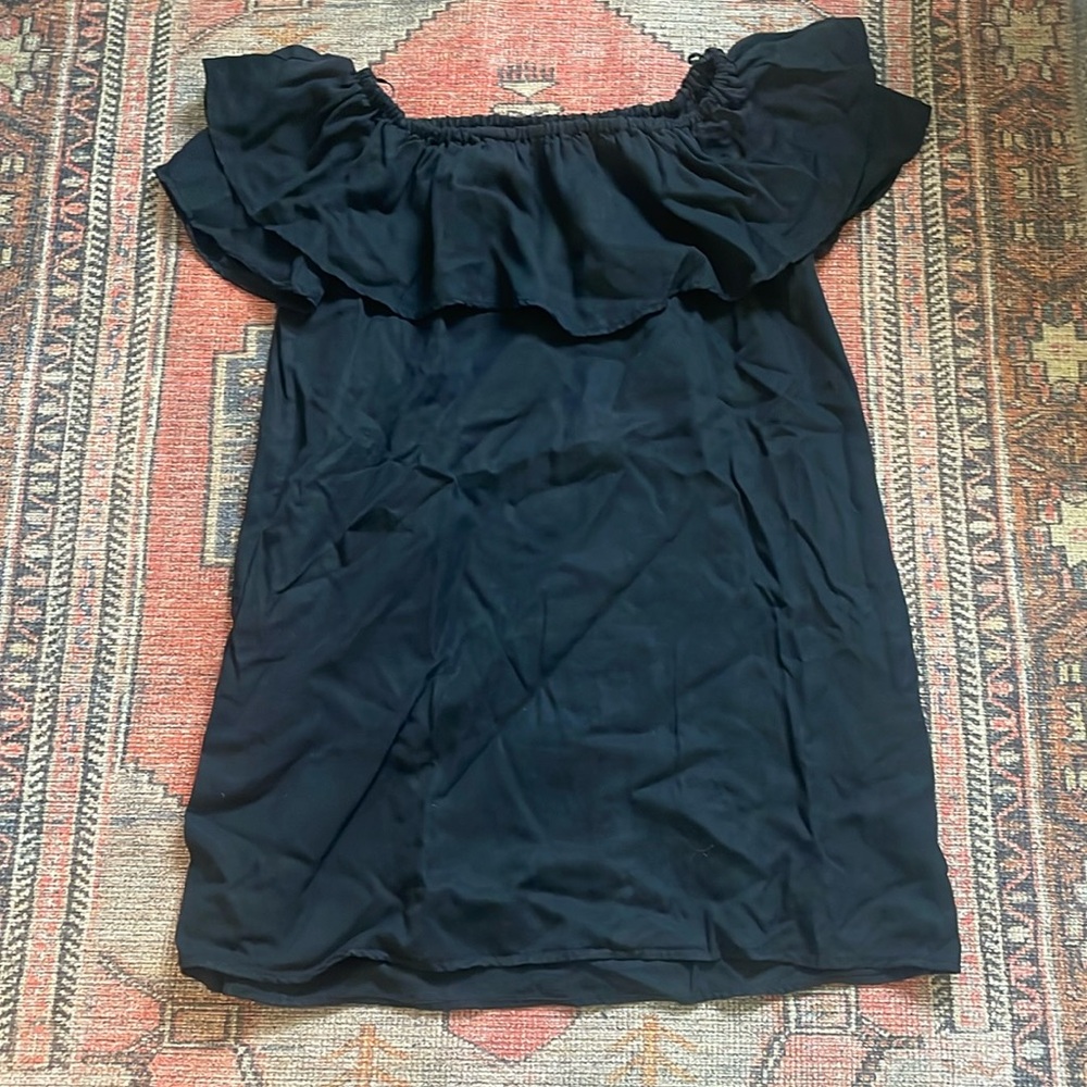 Off the shoulder dress- very comfortable